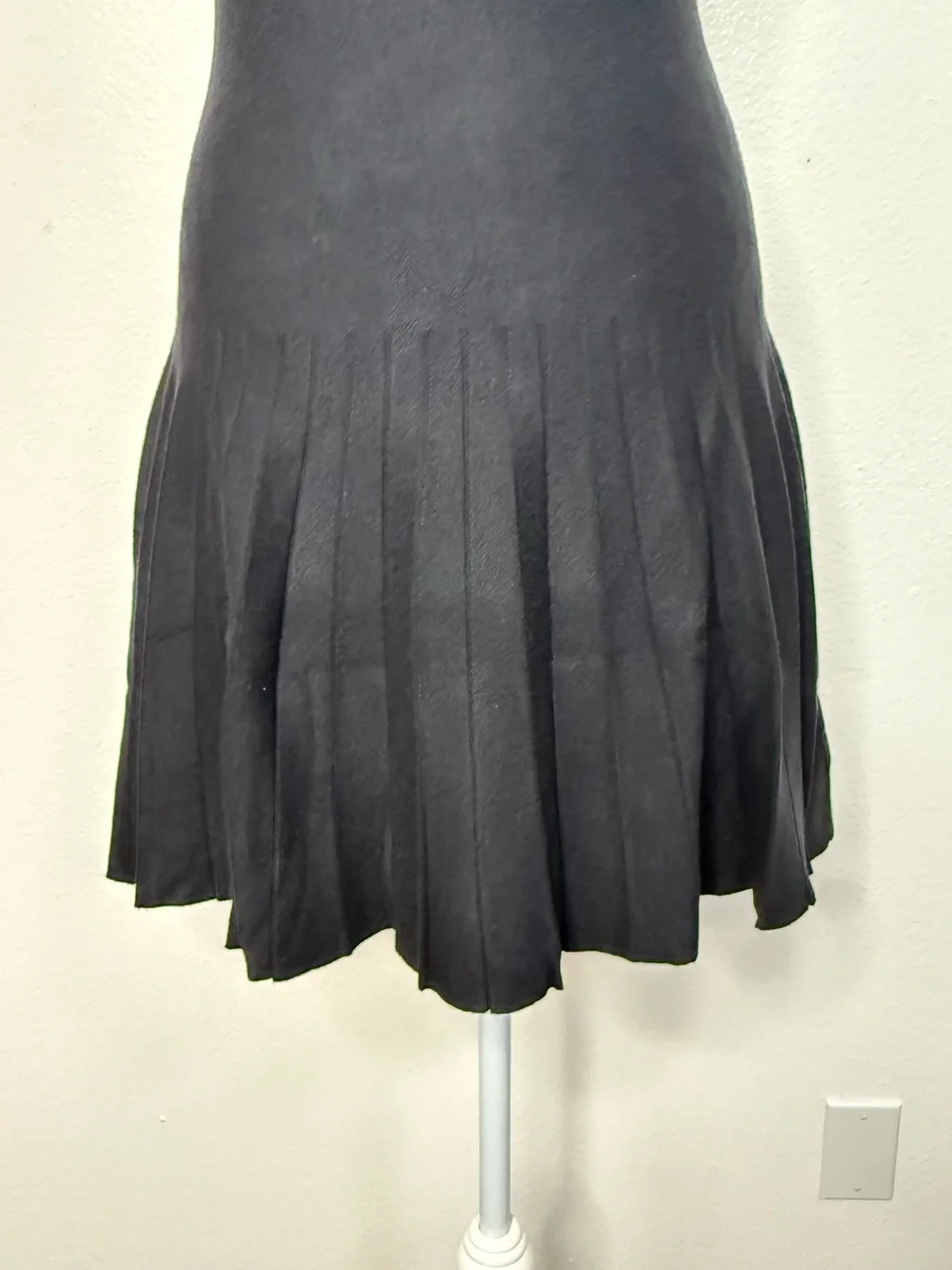 Pleated Knit Tank Dress - - Picture 6 of 11